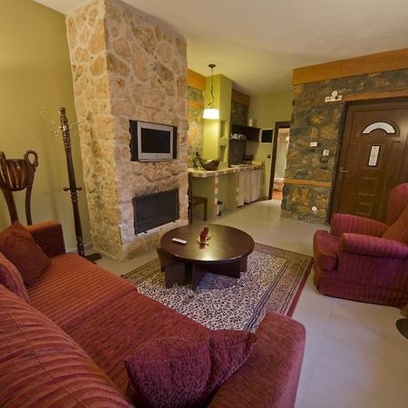 Onar Guesthouse بالايوس أجيوس أثناسيوس المظهر الخارجي الصورة